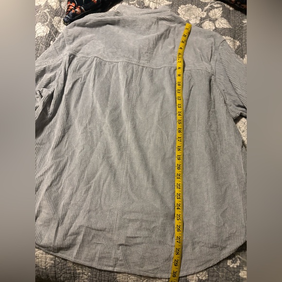 American Eagle Light Gray Corduroy Shirt - Picture 9 of 9